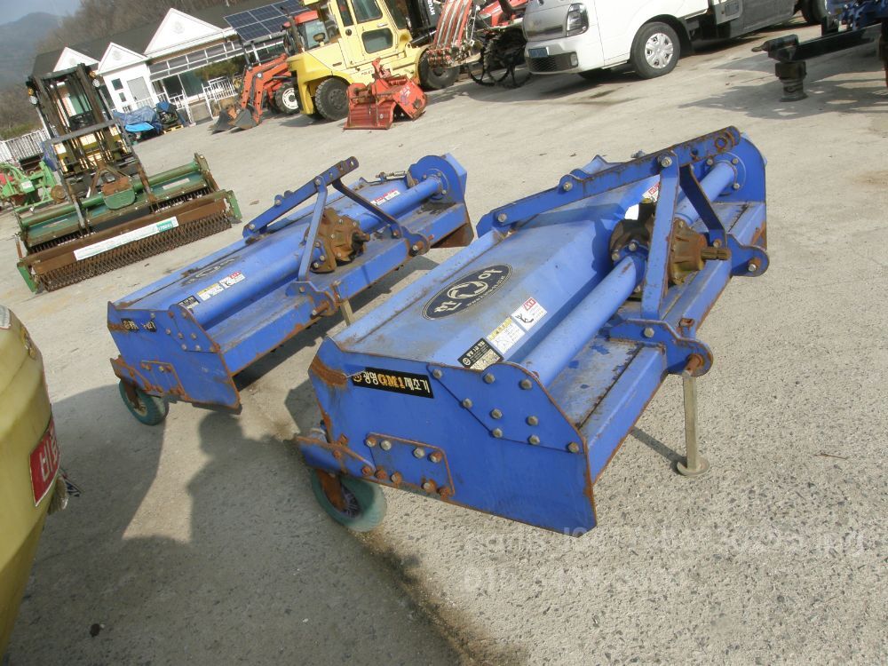 제초기 트렉터용 광명 제초기 트렉터용 광명 제초기 트렉터용 광명 뒤우측면