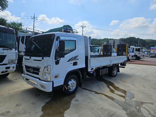 Hyundai 올뉴 마이티 3.5톤 슈퍼캡 사다리 마이티  앞좌측면