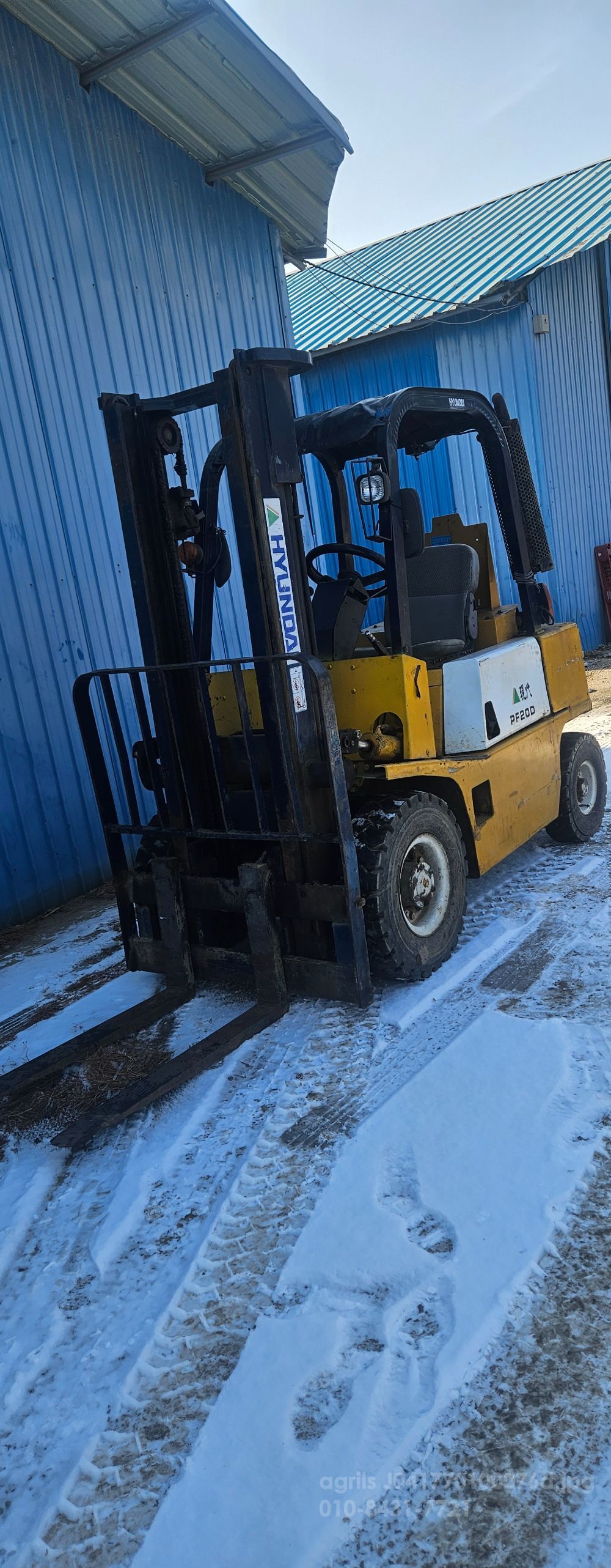 지게차  지게차 PF20 (2톤) 뒤우측면