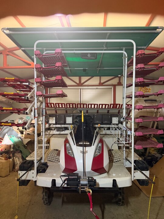 얀마 이앙기 YR8D (8조식) 앞좌측면