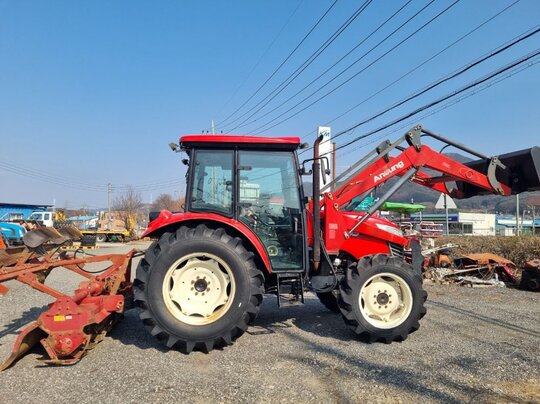 국제 트랙터 LUXEN65 (65마력) 앞좌측면