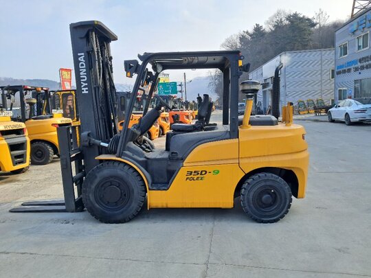 Hyundai Forklift 35D-9F (3.5톤)