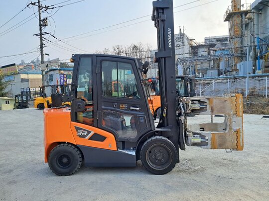 Doosan Forklift D33 (3.3톤)
