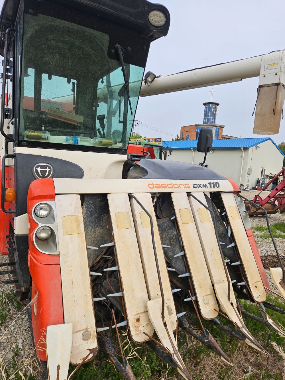 Daedong Combine Harvester DXM110GC (6Rows) 뒤우측면