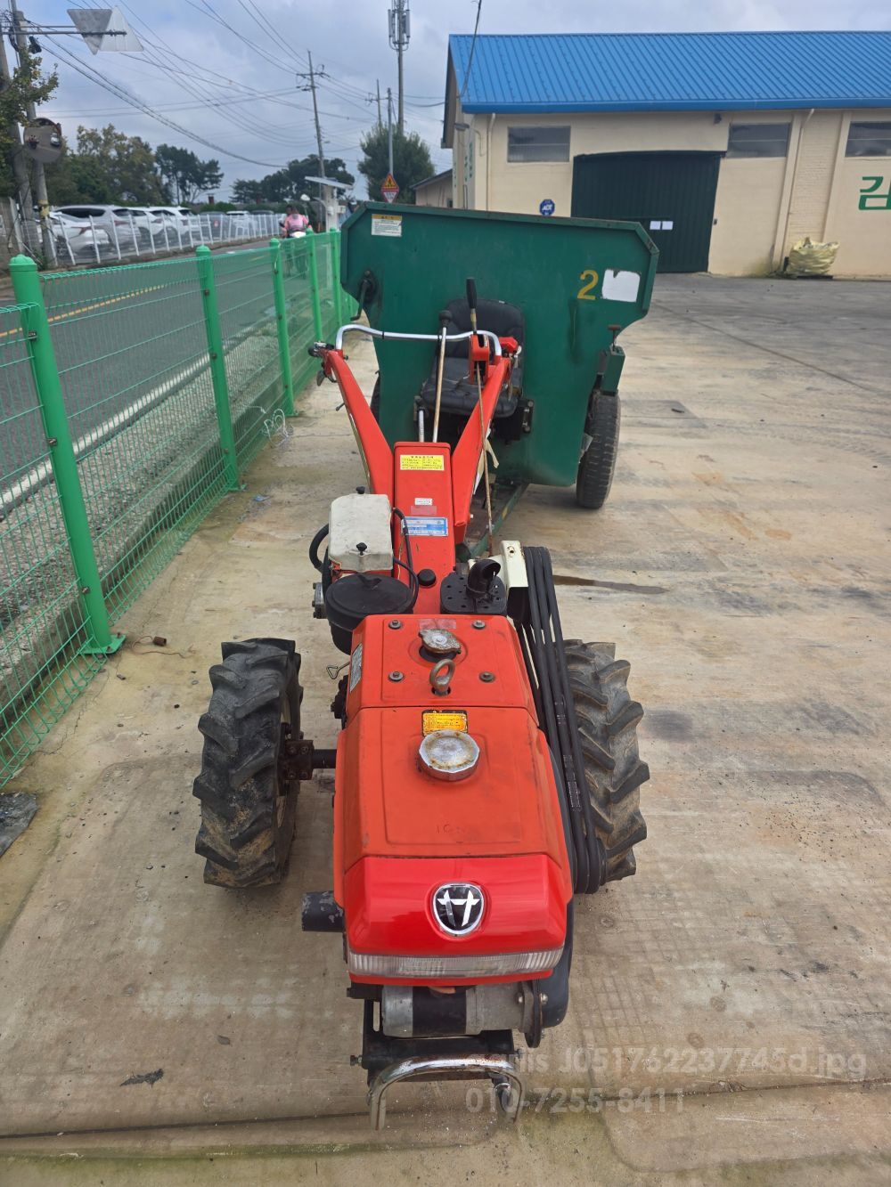 Daedong 동력경운기(퇴비살포기) DT10DE  뒤우측면