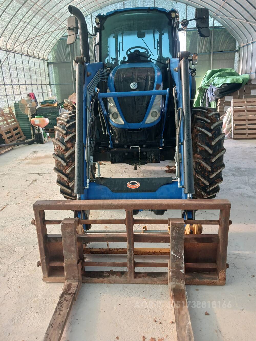 뉴홀랜드 트랙터 T5.110 (107마력) 앞좌측면