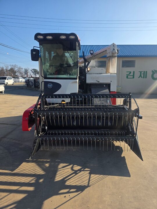 Daedong Combine Harvester DSF85 (보통형)