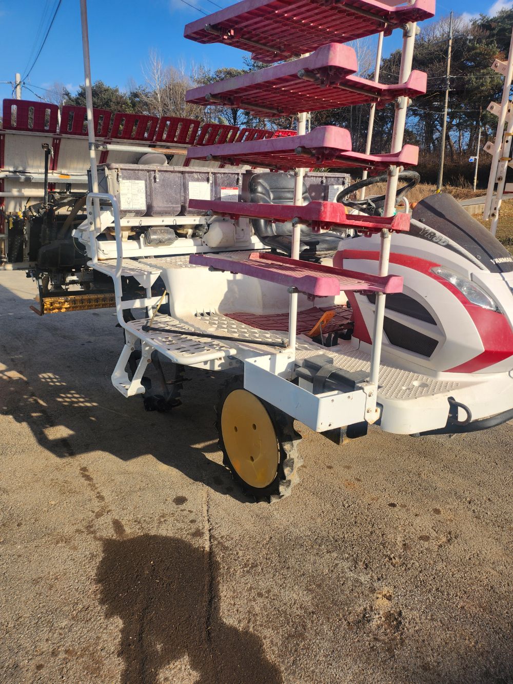 얀마 이앙기 YR8D (8조식) 뒤우측면