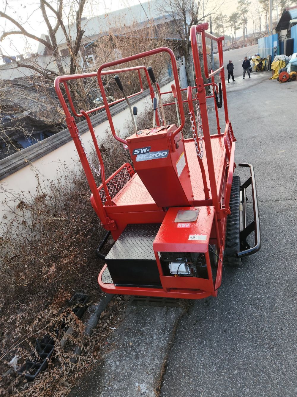  고소리프트 엔진구동형 앞좌측면