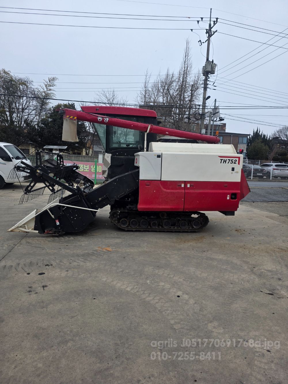 TYM Combine Harvester TH752 (보통형) 뒤우측면