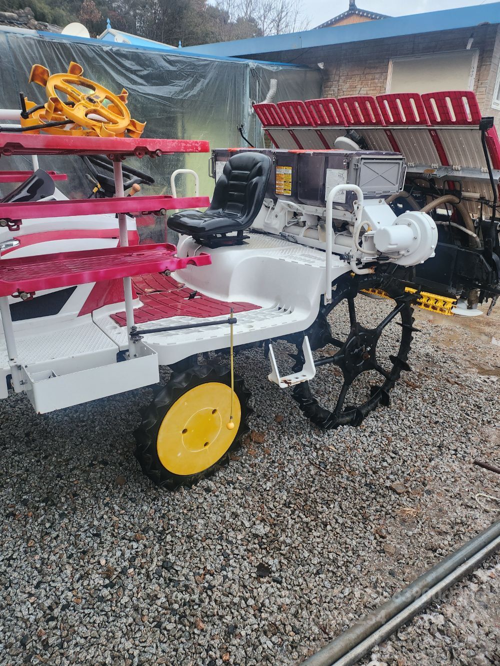 얀마 이앙기 YR6D. (6조식) 뒤우측면