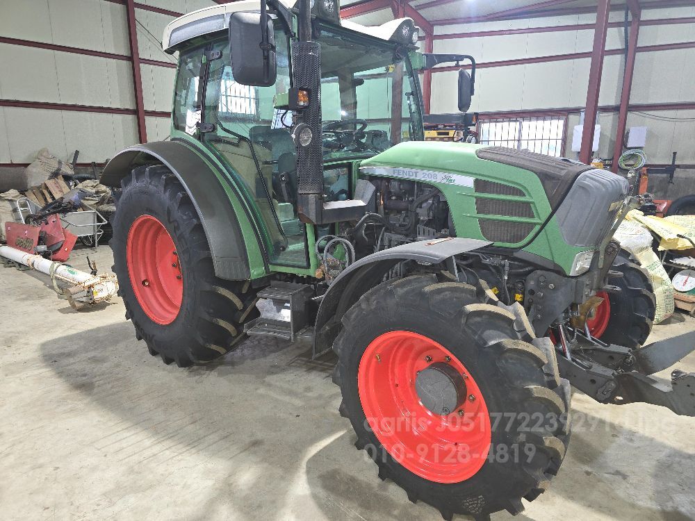  Tractor 펜트 208 (85hp) 뒤우측면