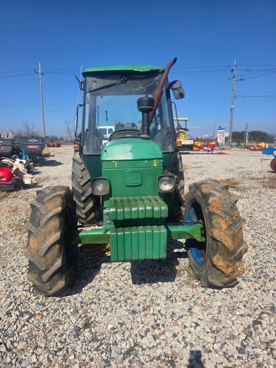 JohnDeere Tractor 1750 (53hp)