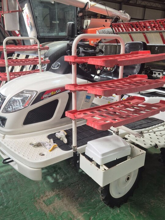 Kukje Rice transplanter RGO-80SD (8Rows) 앞좌측면