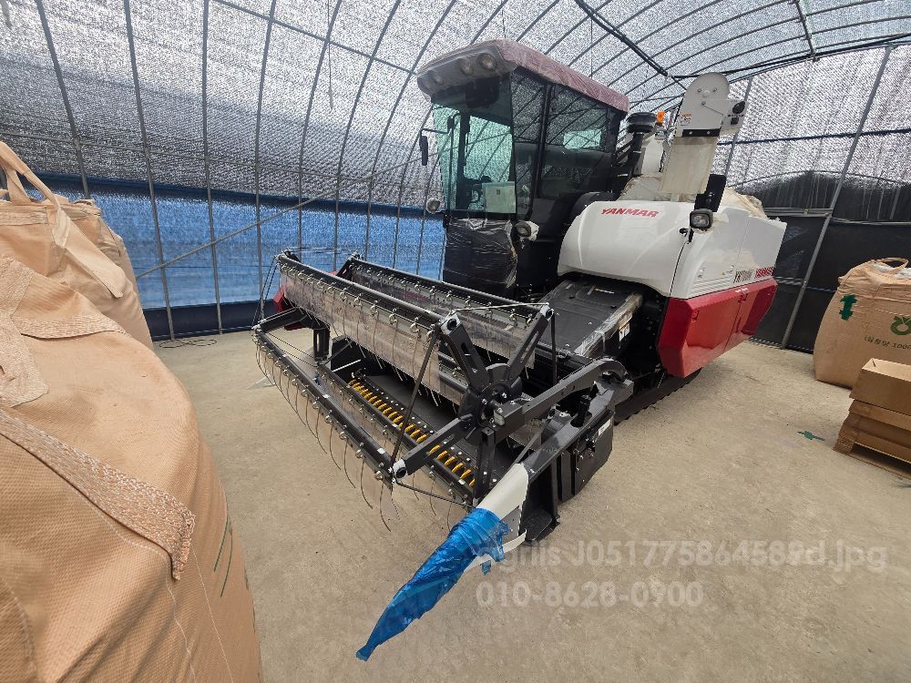Yanmar Combine Harvester YH700M  뒤우측면