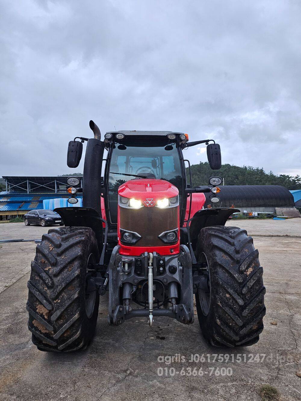 MF Tractor MF7716 (160hp) 뒤우측면