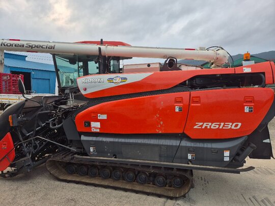 Kubota Combine Harvester ZR6130 (6Rows)