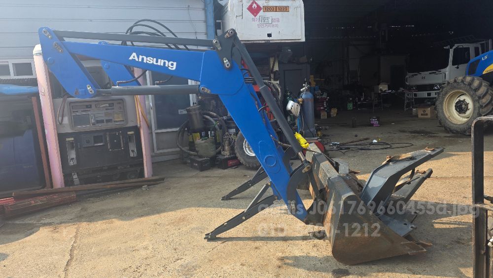 뉴홀랜드 트랙터 T6050 (125마력) 뒤우측면