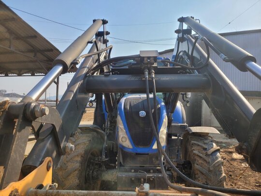 뉴홀랜드 트랙터 T5.110 (107마력)