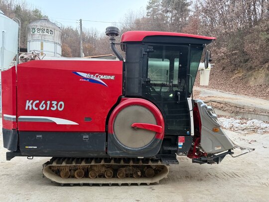 Kukje Combine Harvester KC6130 (6Rows)