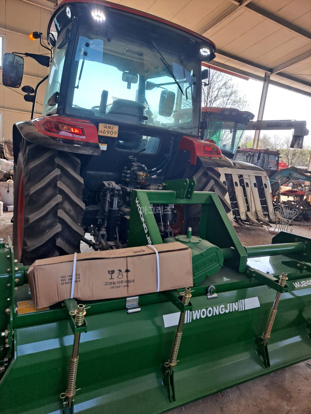 국제 트랙터 LUXEN1100E (111마력) 뒤우측면