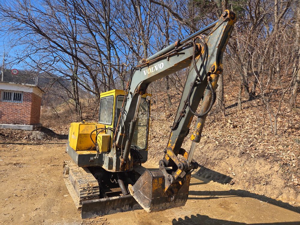  Excavator (5톤)  뒤우측면