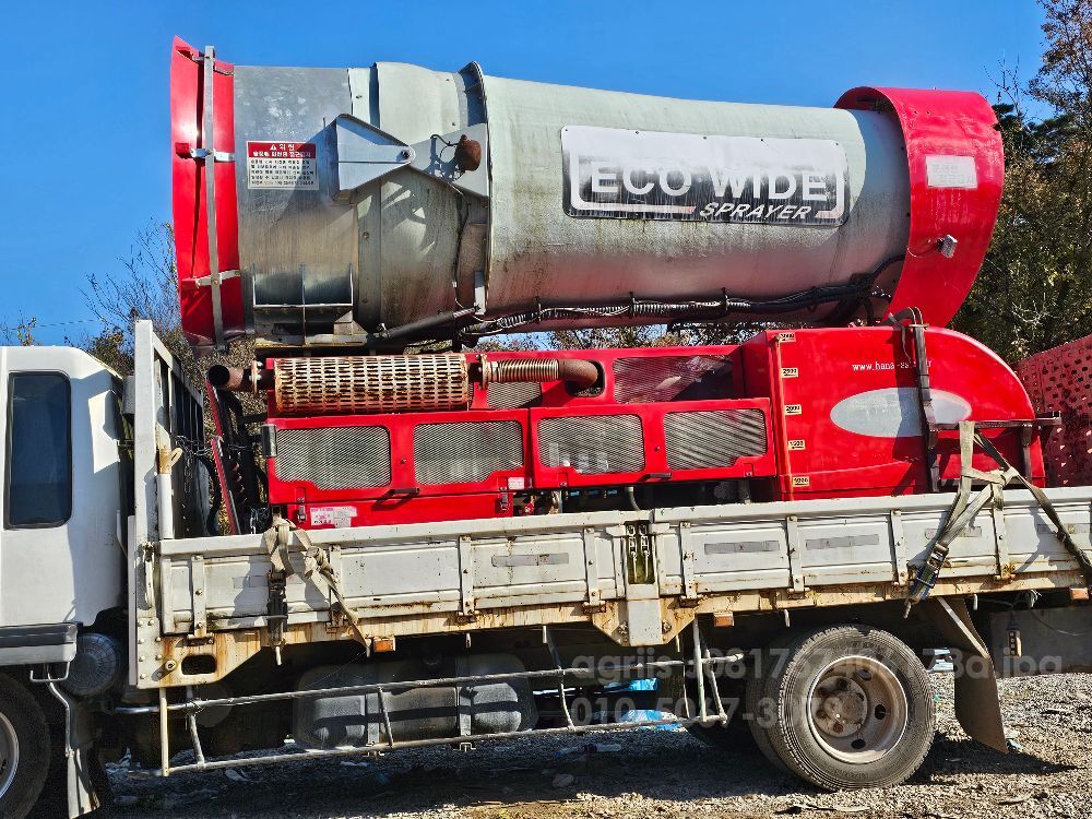  한아 광역살포기 3톤 한아광역살포기 뒤우측면