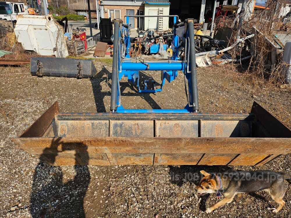 태성 로더 6050 뒤우측면