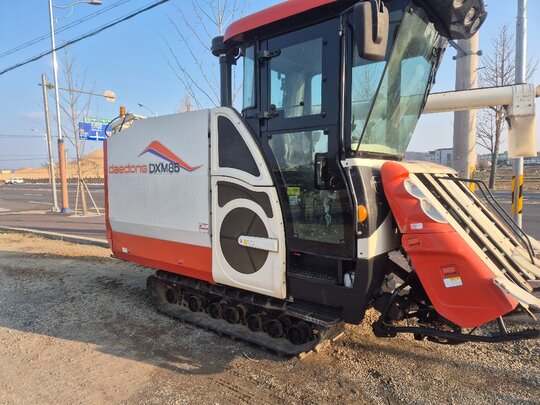 Daedong Combine Harvester DXM85 (5Rows) 앞좌측면