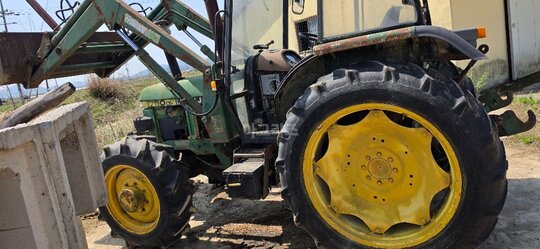 JohnDeere Tractor 1750 (53hp) 앞좌측면